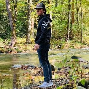 Meet your Posher, Tanner